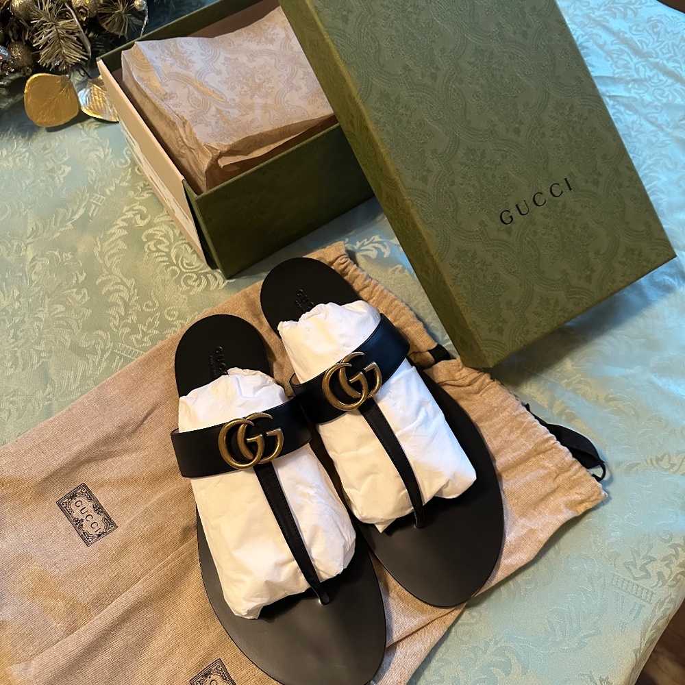 Calfskin GG Marmont Thong Sandals - Picture 2 of 6